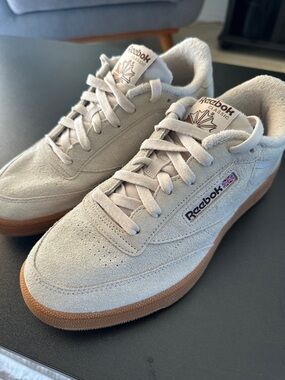 Reebok Classic Suede Sneakers in Light Beige with Gum Sole
